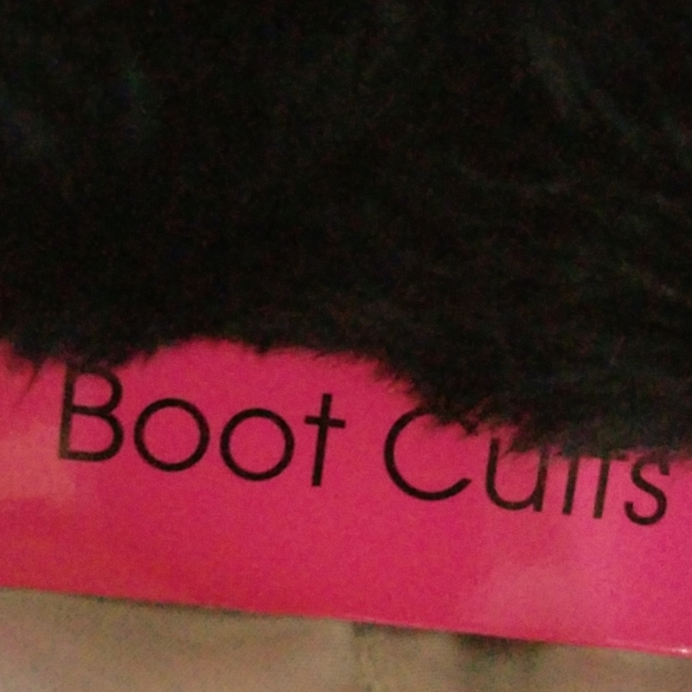 Clearance 💕Betsey johnson boot cuffs - Picture 3 of 4
